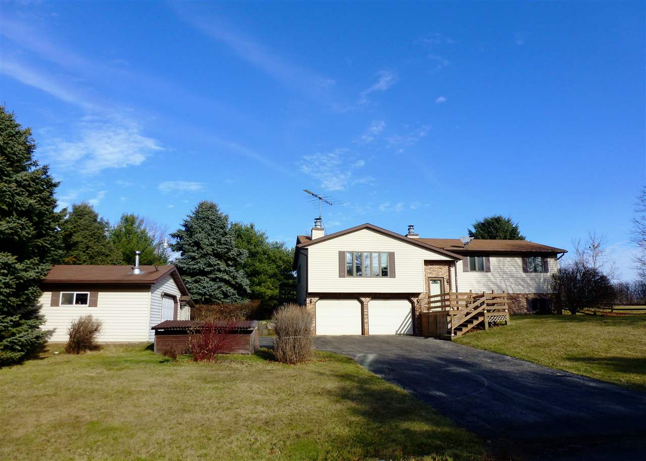 6693 Prairie View Dr