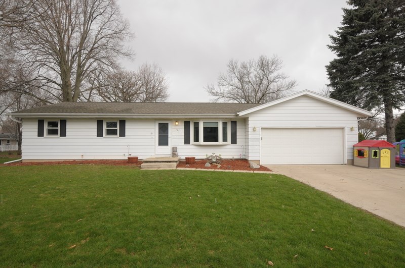 6693 Prairie View Dr