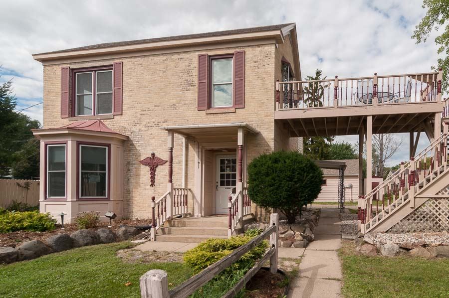 109 W Mac Arthur St