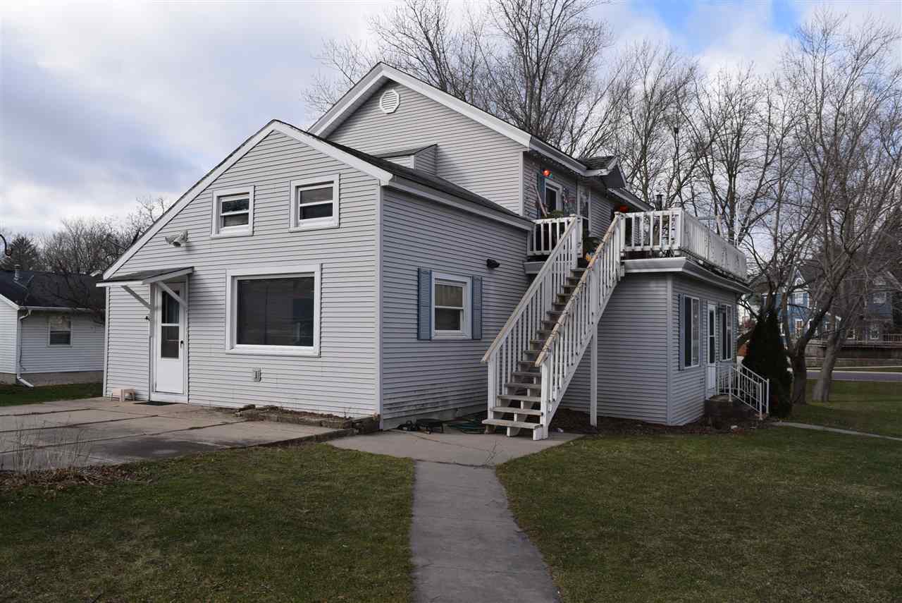 624 Village Ln