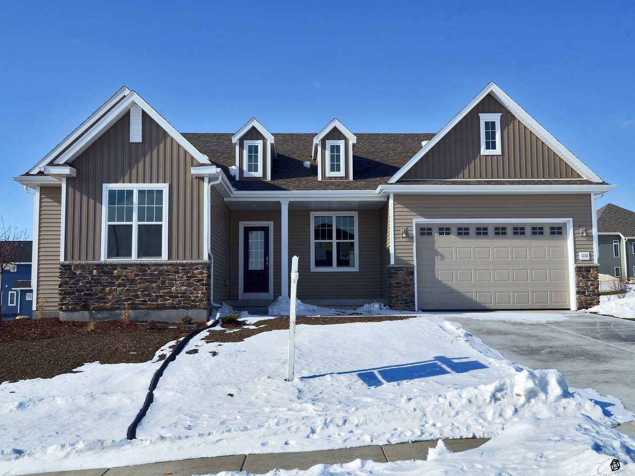 1104 Acker Ln