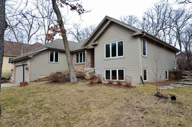 9008 Royal Oaks Cir