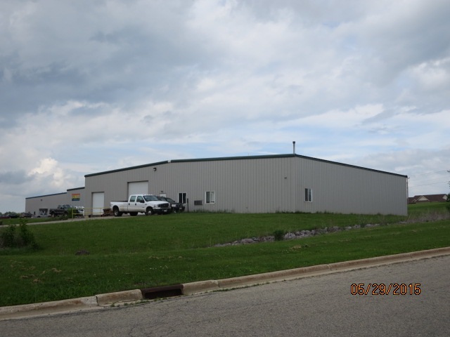 560 Commercial Ave
