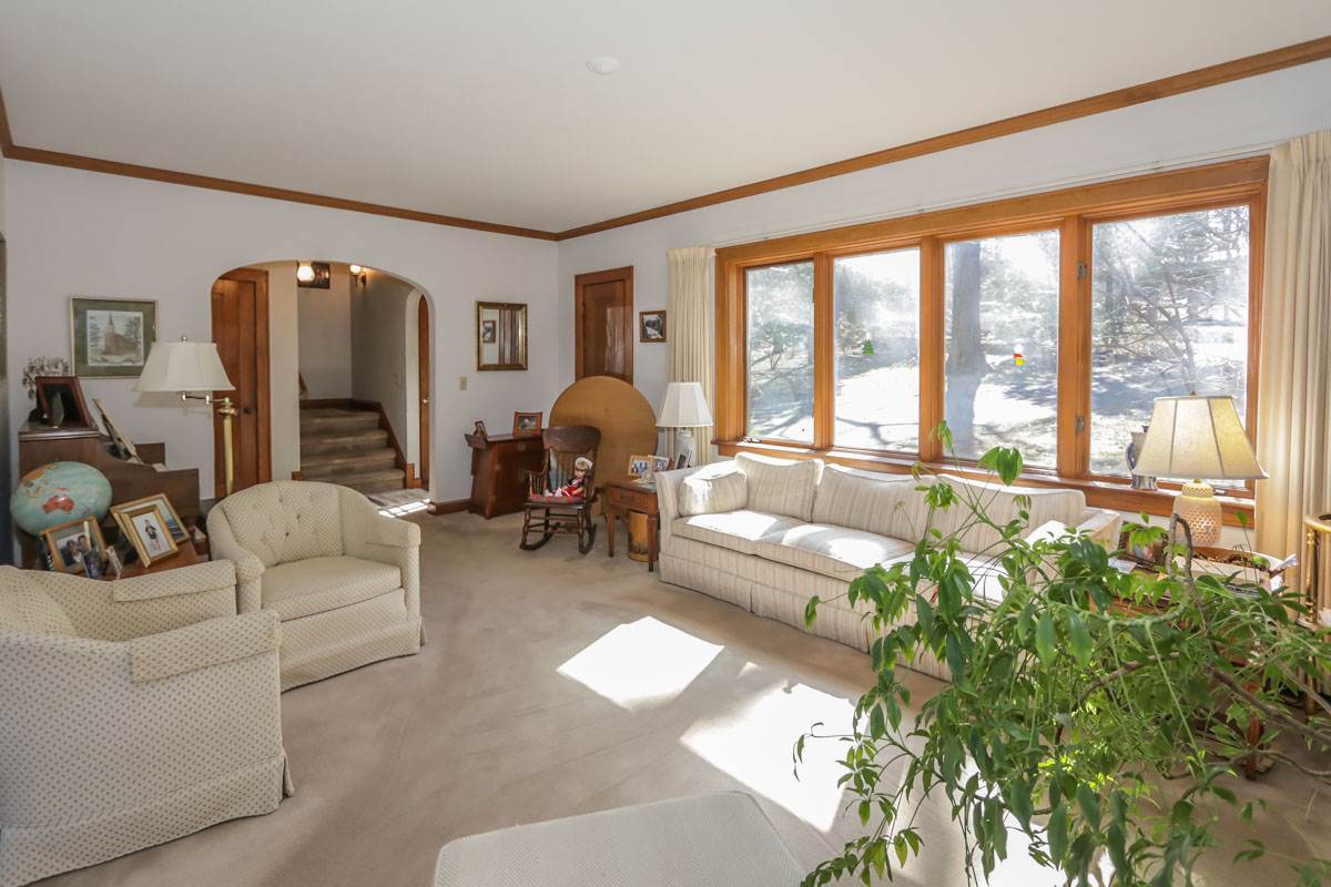 3334 LAKE MENDOTA DR, Madison, WI 53705