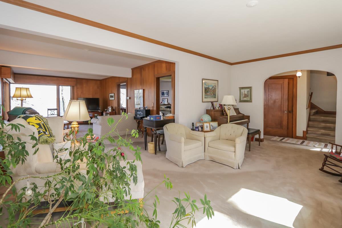 3334 LAKE MENDOTA DR, Madison, WI 53705
