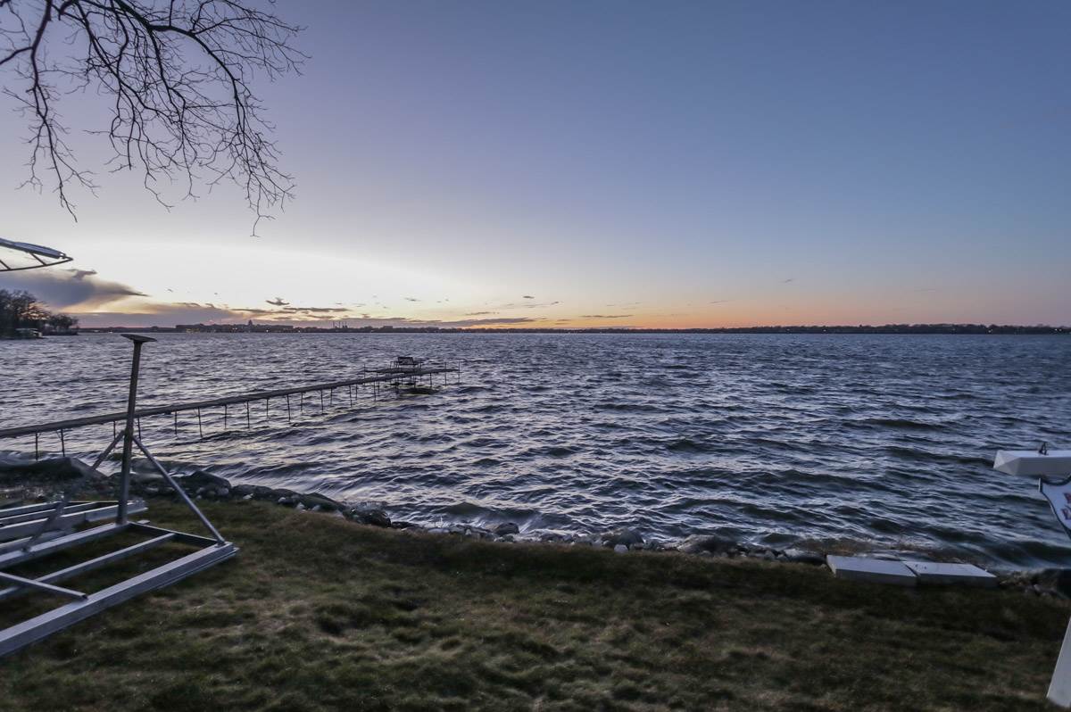 4401 WINNEQUAH RD, Monona, WI 53716