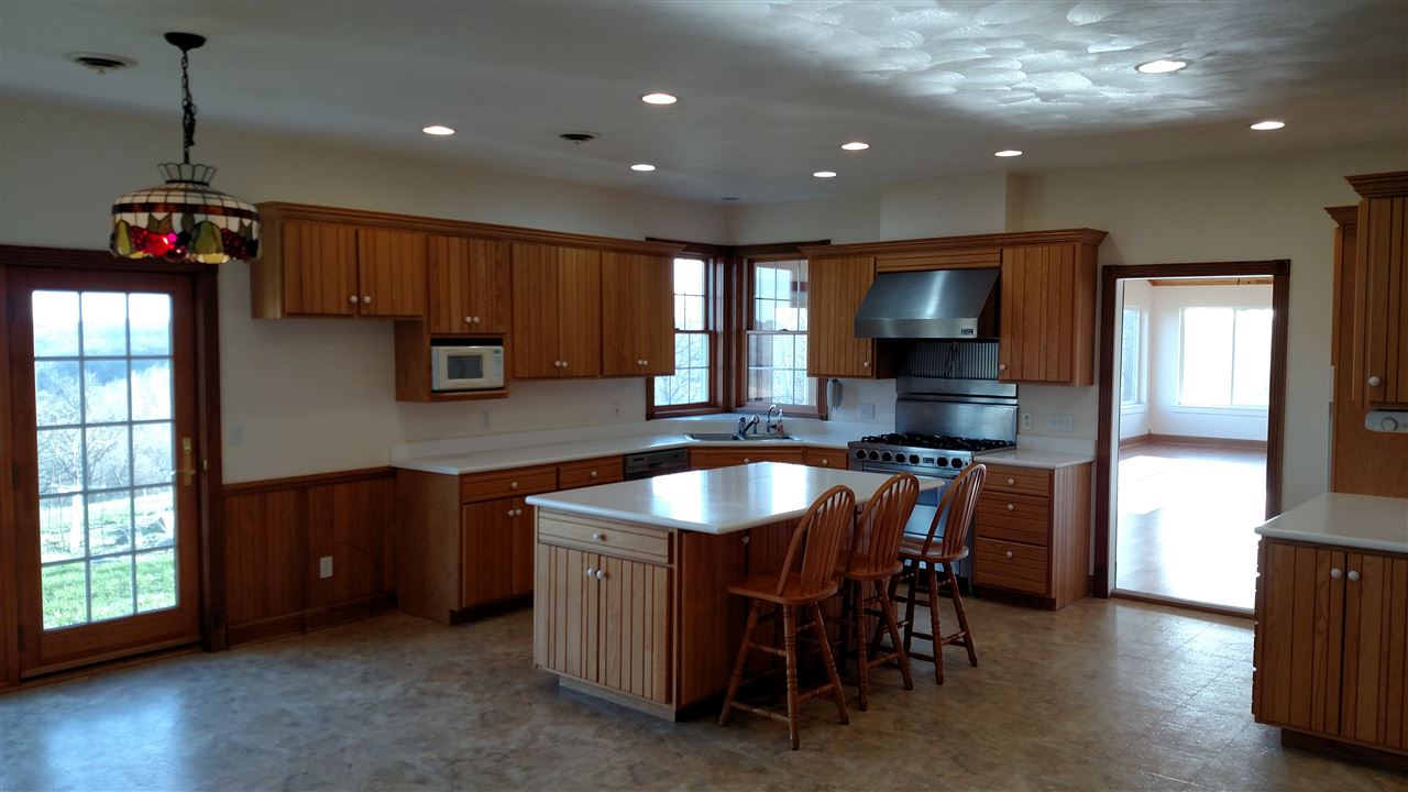 33426 Klema Rd, Prairie Du Chien, WI 53821