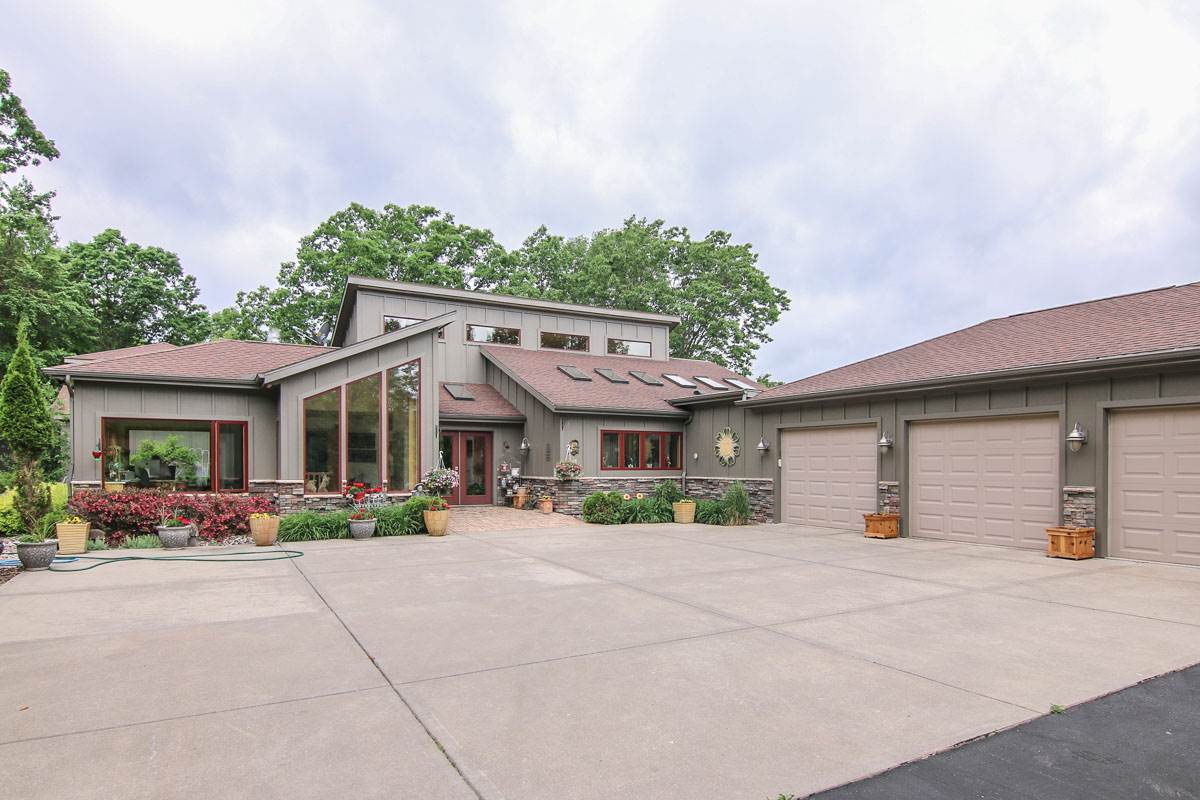 N6241 COUNTY ROAD W, Portage, WI 53901
