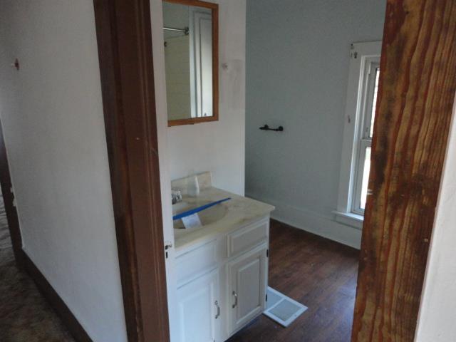 113 La Crosse StBeaver Dam, WI, 53916Dodge County