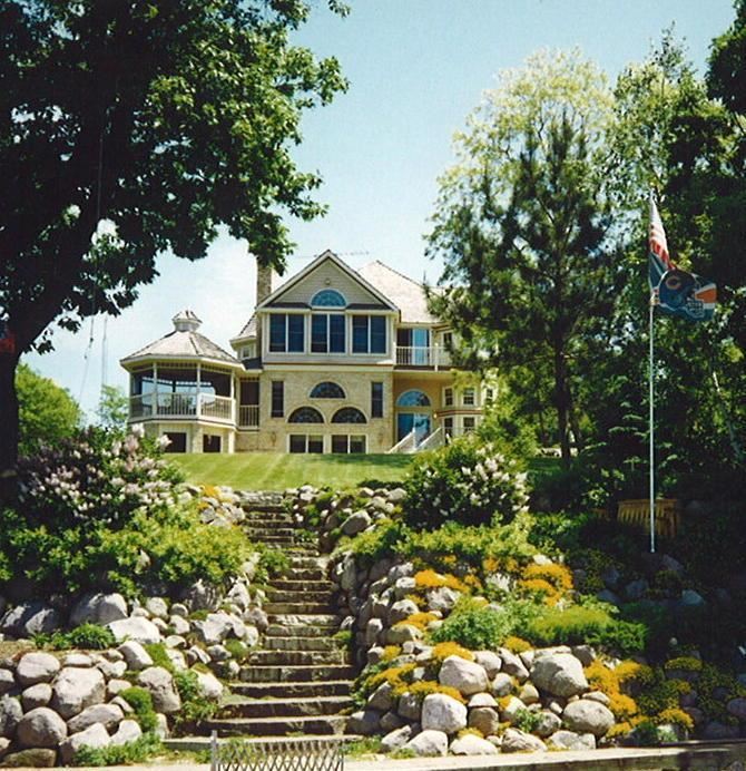 W2240 Oakwood Ave, Green Lake, WI 53946
