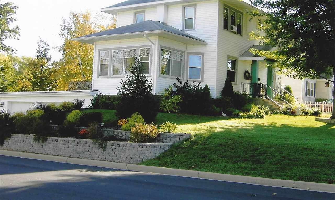 N6705 Maple Rd