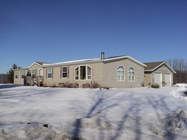 N6705 Maple Rd