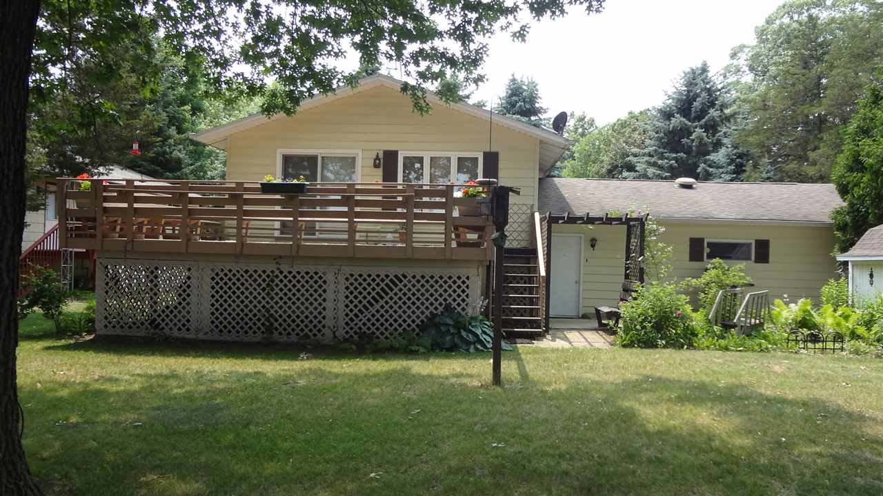 37 W Montello St