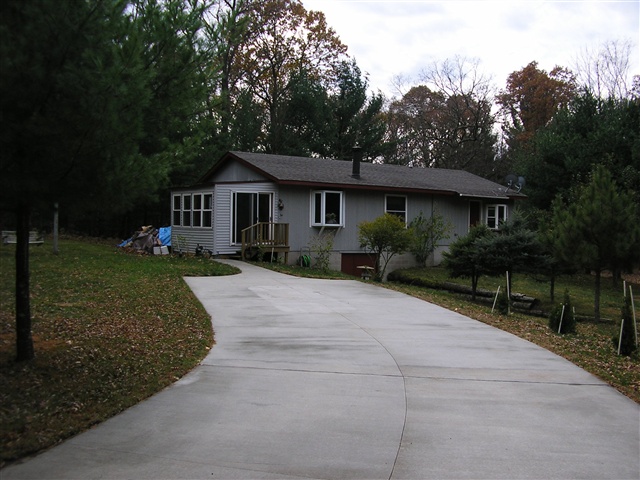 W414 Riverview Dr