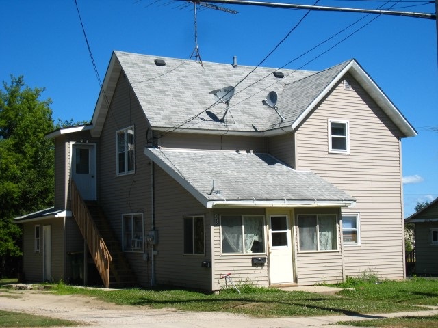 502 S West St