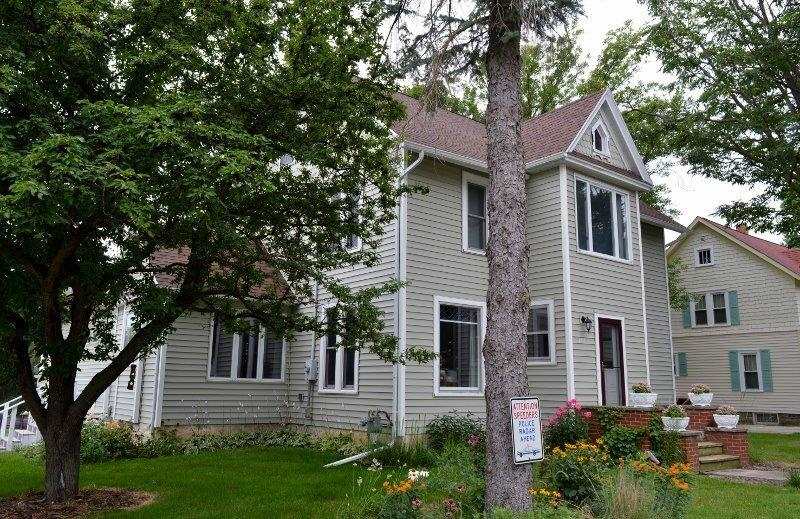 180 Harmsen Ave