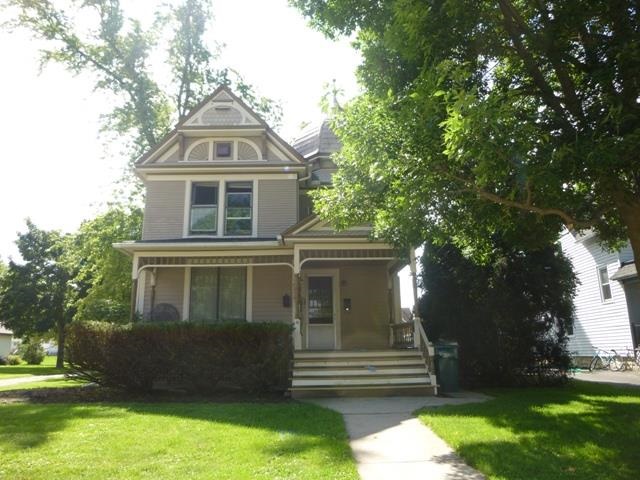 711 W Lincoln St