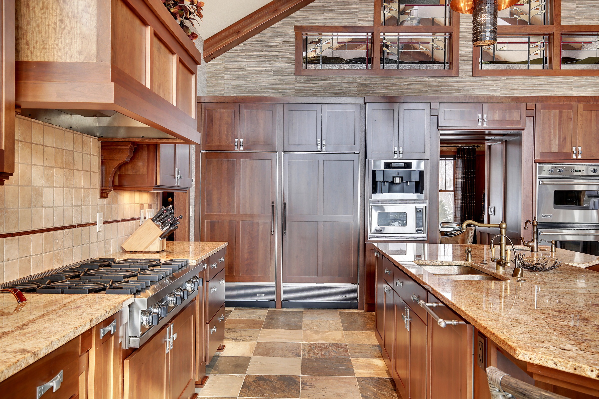 227 Cedar Drive W, Hudson, WI 54016