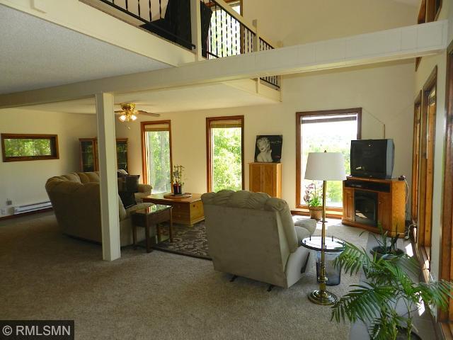 313 W 2Nd St