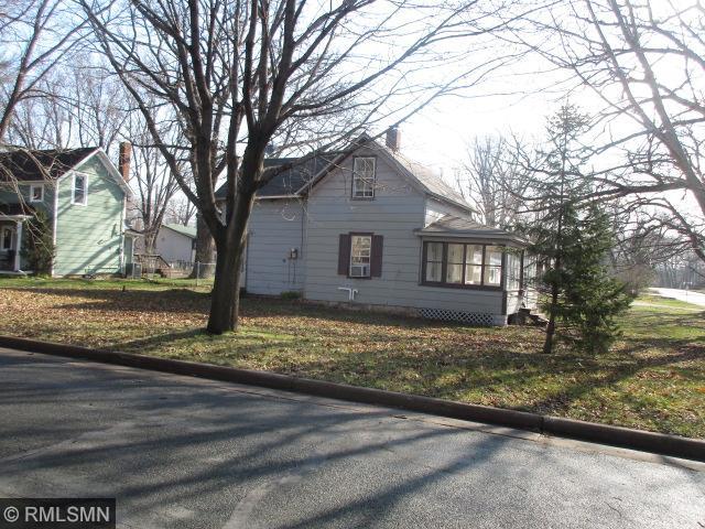 709 Cascade Street N
