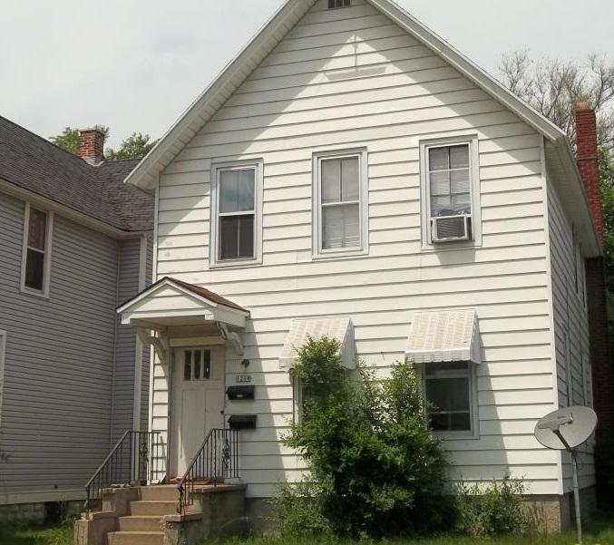 1943 Hall Ave