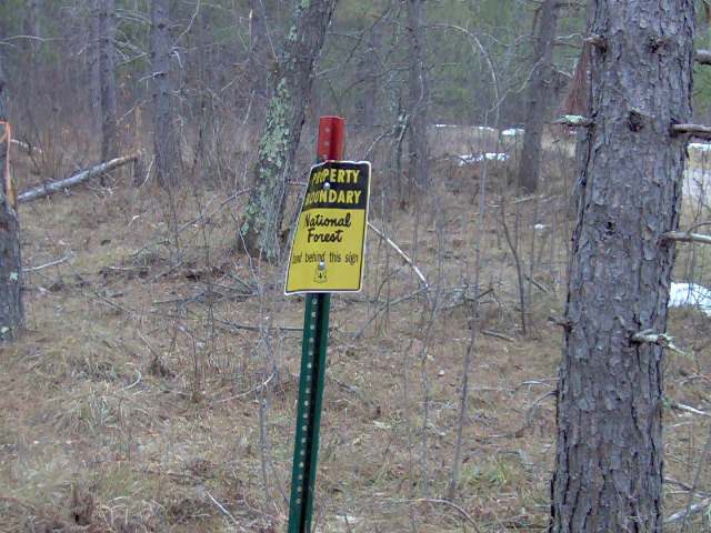 On River Ln