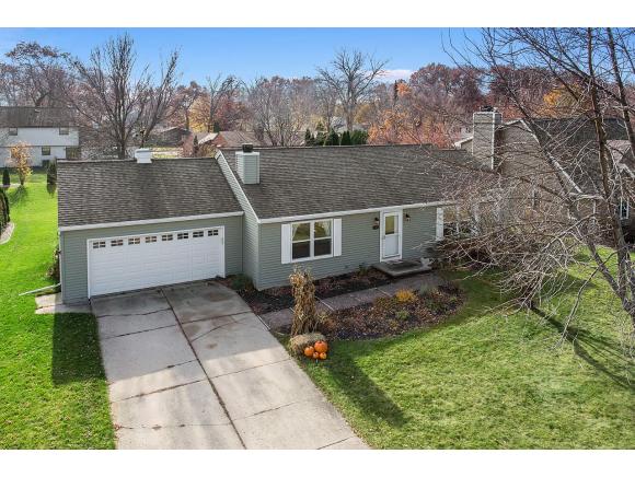 469 Longwood Ln