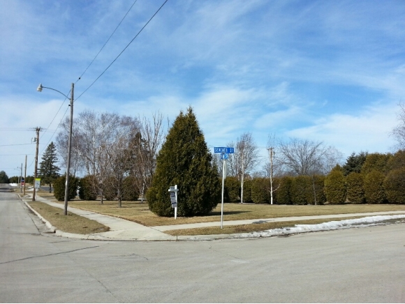 176 Golf Course Dr