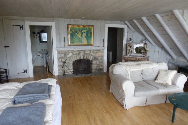 9251 Cottage Row Rd, Fish Creek, WI 54212