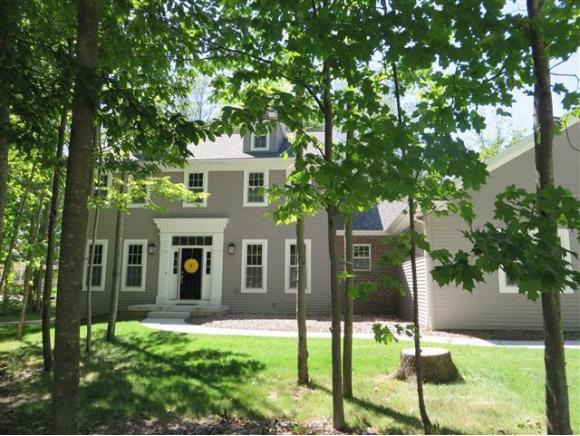 1881 Deer Trail Ct