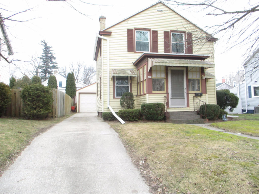2001 Emmet St