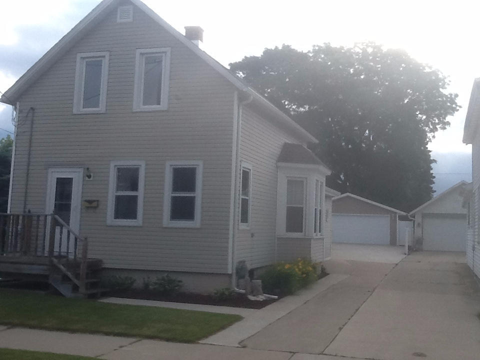 123 E Wilson St