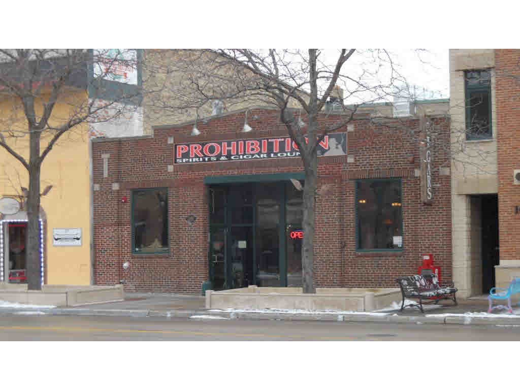 159 N Broadway St, Green Bay, WI 54303