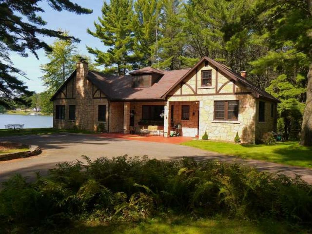 1519 SILVER LAKE RD, Eagle River, WI 54521