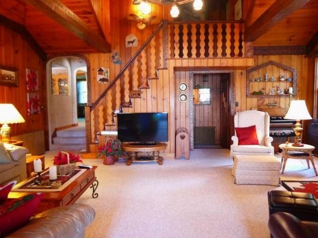1519 SILVER LAKE RD, Eagle River, WI 54521