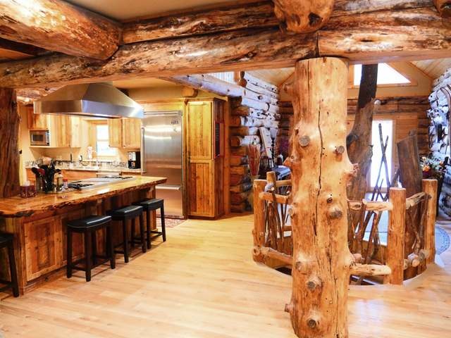 1002 DYERS LN, Eagle River, WI 54521