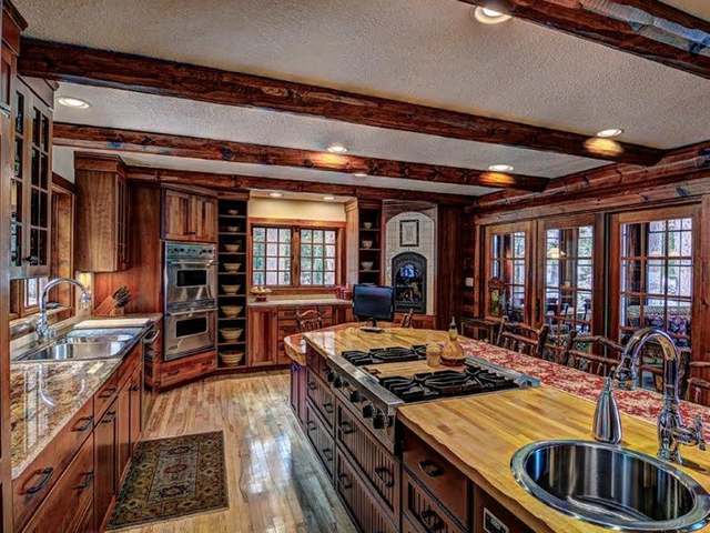 1603 SILVER LAKE RD, Eagle River, WI 54521