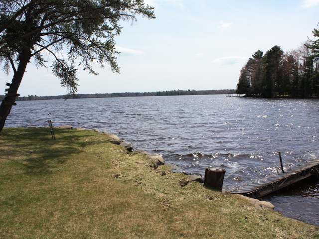 1800 EAGLE PARK LN, Eagle River, WI 54521