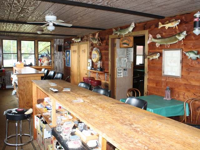 1800 EAGLE PARK LN, Eagle River, WI 54521