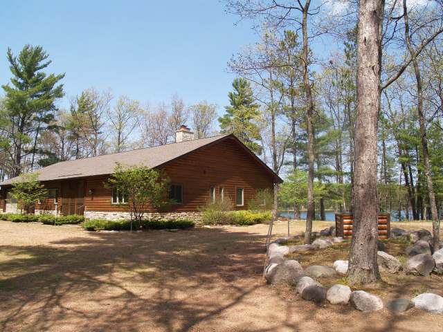 5848 BLACK OAK LAKE RD S, Land O&#039; Lakes, WI 54540