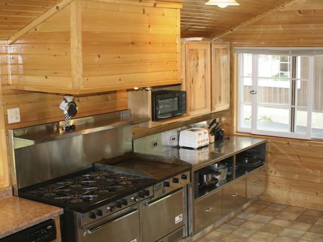 8400 DRIFTWOOD PL, Minocqua, WI 54548