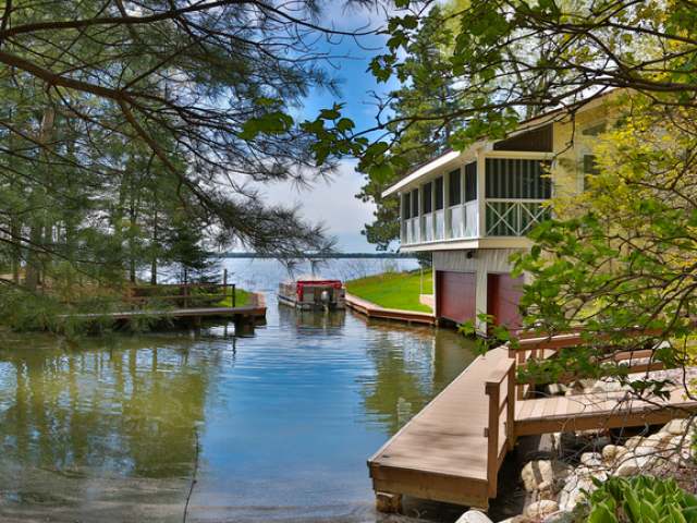 2305 CIRCLE DR, Lac Du Flambeau, WI 54548