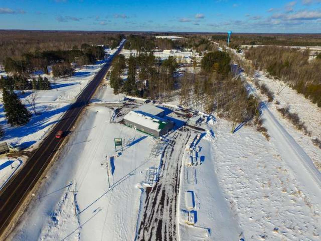 686, 915 4TH AVE N, Y, WI 54552