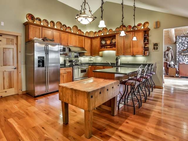 7931 ARMOUR LAKE RD, Presque Isle, WI 54557