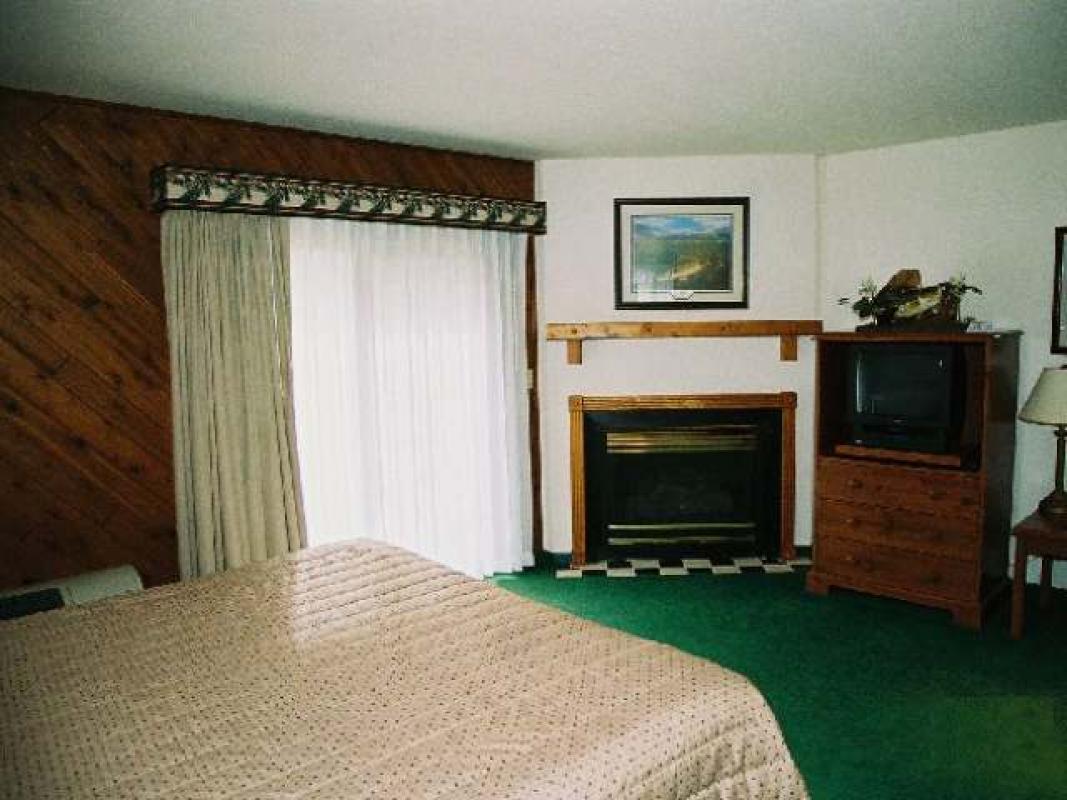8918 HWY 70, St. Germain, WI 54558
