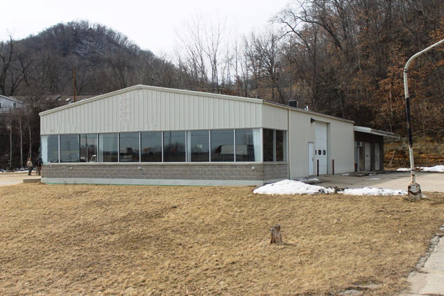 2401 Thomas Ct