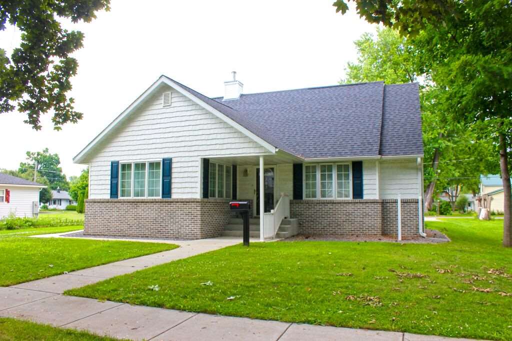102 Pine St