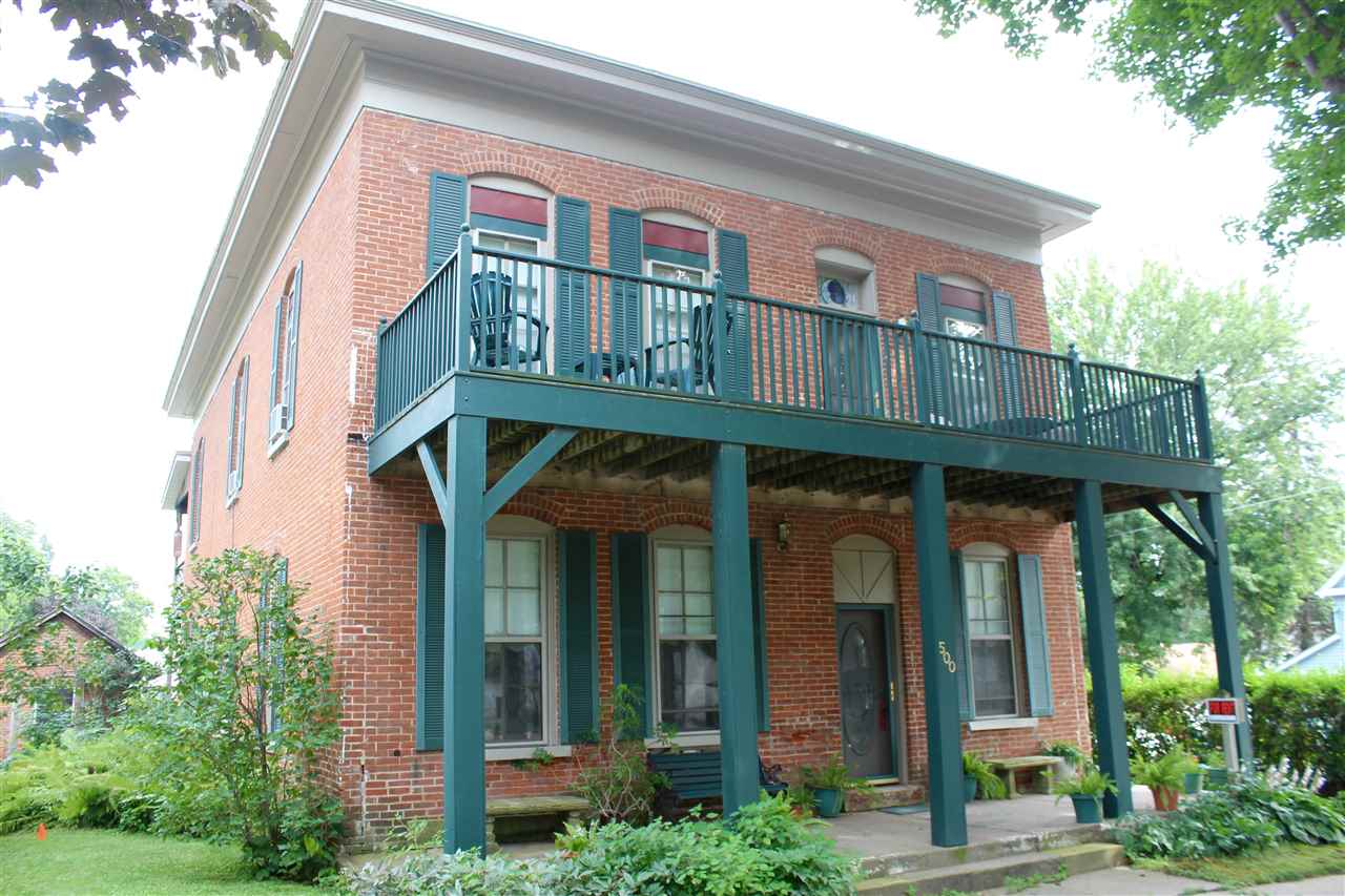 102 Pine St