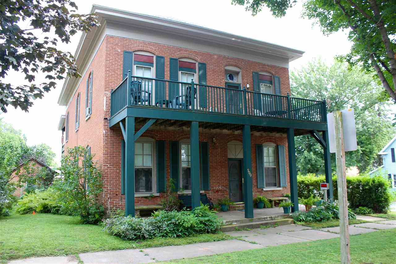 102 Pine St