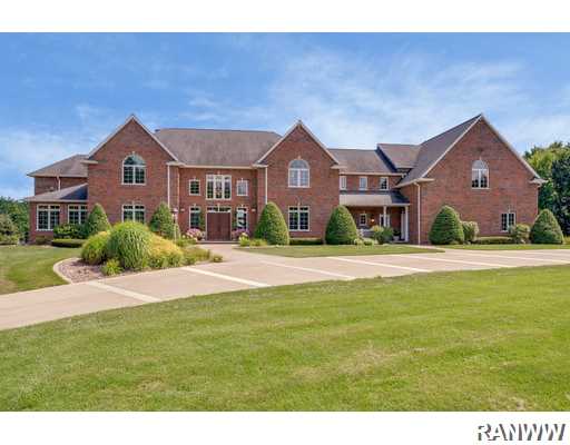 7653 North Road, Eau Claire, WI 54701